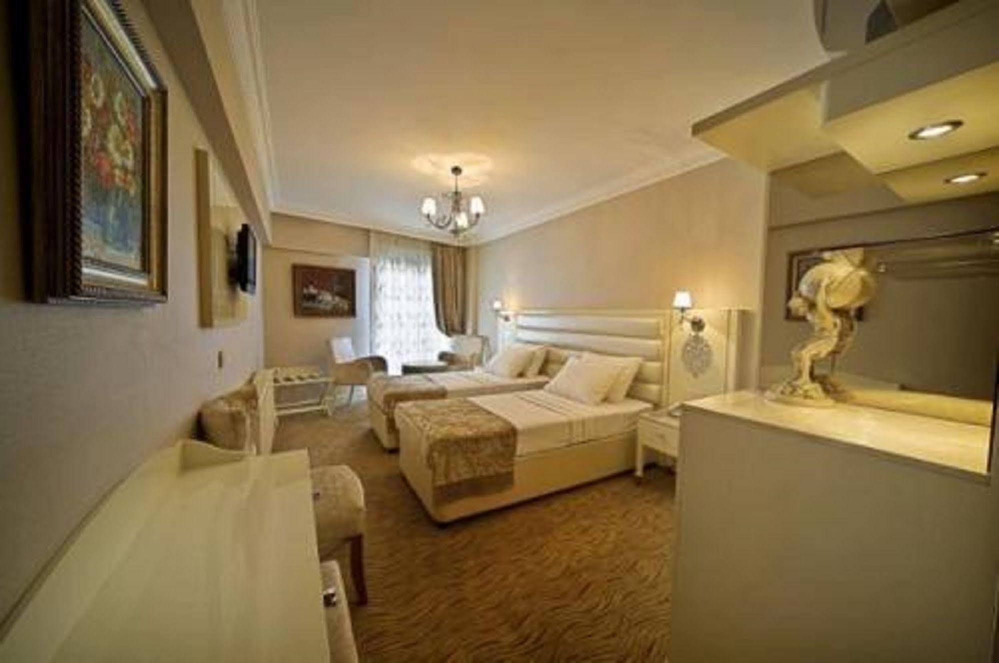 Royce Hotel Istanbul Exterior foto